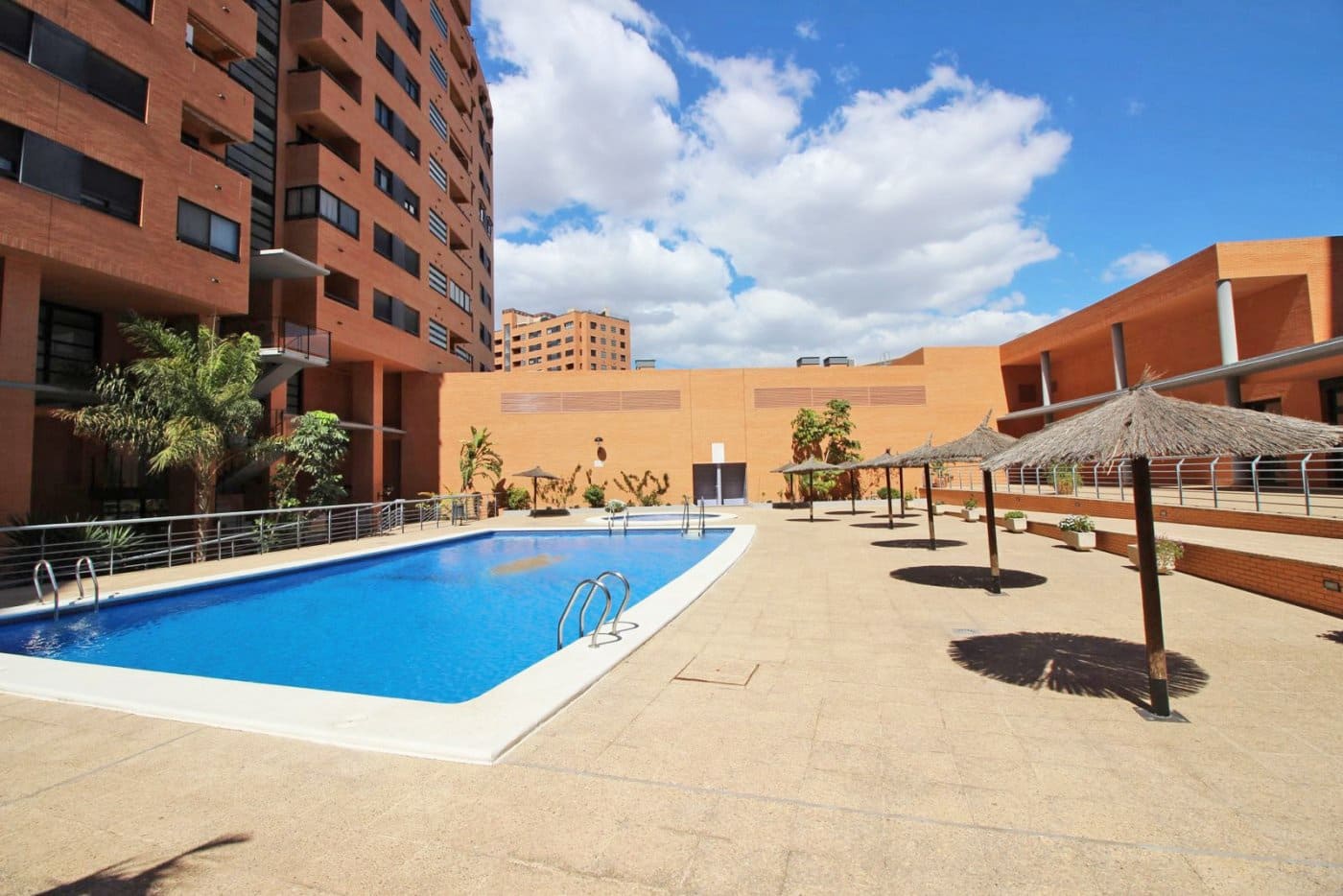 3 bedroom Flat for rent in Alicante / Alacant city with pool - € 1,600 (Ref: 7350922)