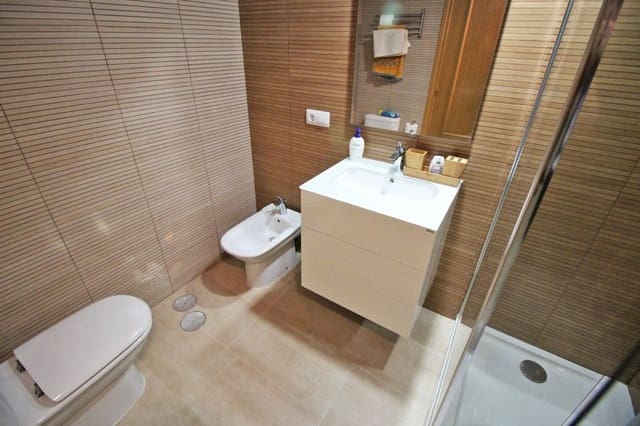 3 bedroom Flat for rent in Alicante / Alacant city with pool - € 1,600 (Ref: 7350922)