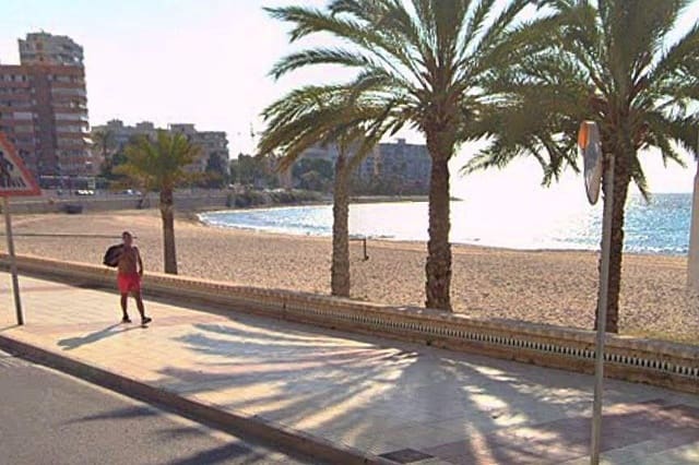 2 bedroom Flat for sale in El Campello with garage - € 285,000 (Ref: 7732262)