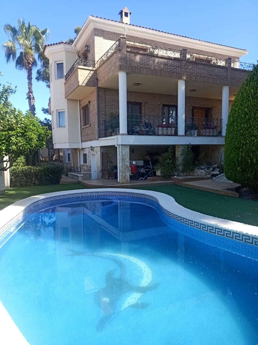 5 bedroom Villa for sale in Ciudad Quesada with pool - € 690,000 (Ref: 8500090)