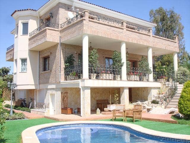 5 bedroom Villa for sale in Ciudad Quesada with pool - € 690,000 (Ref: 8500090)