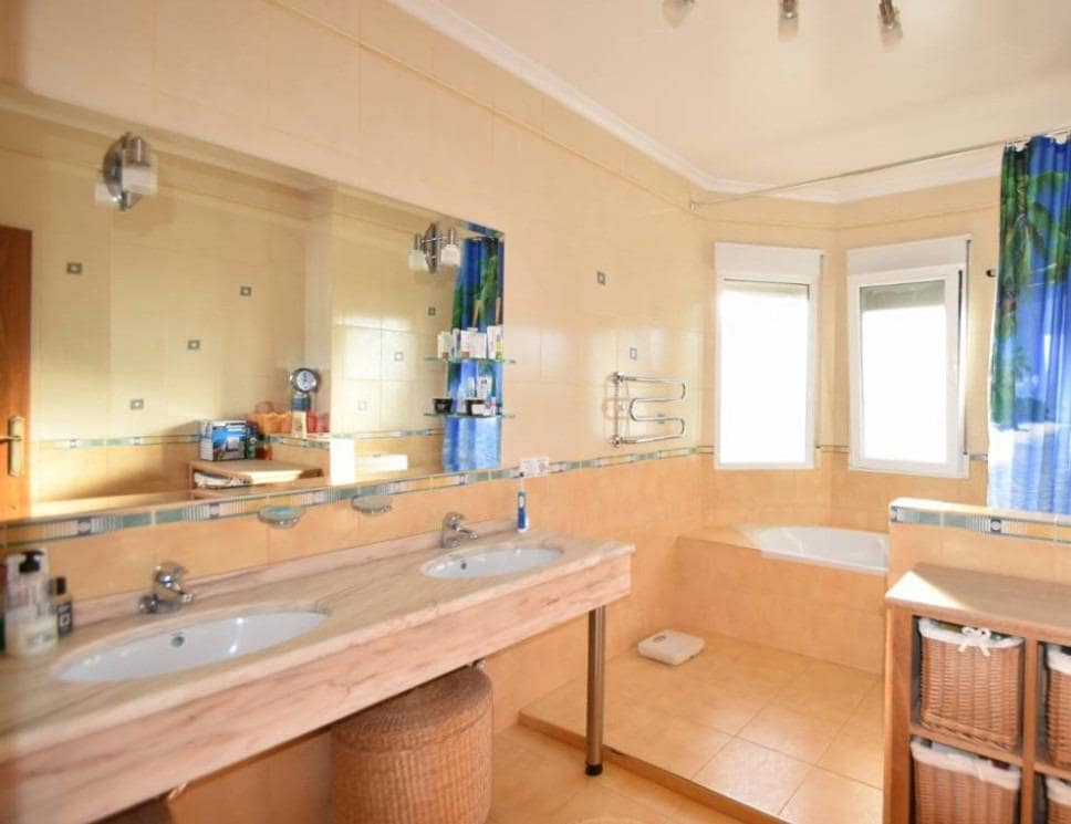 5 bedroom Villa for sale in Ciudad Quesada with pool - € 690,000 (Ref: 8500090)