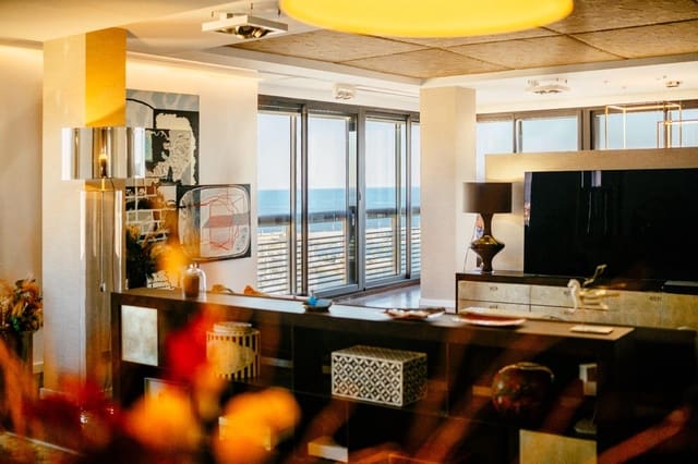 3 makuuhuone Asunto myytävänä paikassa Alicante kaupunki - 1 500 000 € (Ref: 8778524)