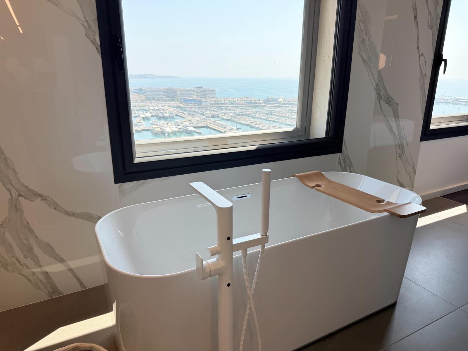 2 soverom Leilighet til salgs i Alicante by - € 1 349 000 (Ref: 8778524)
