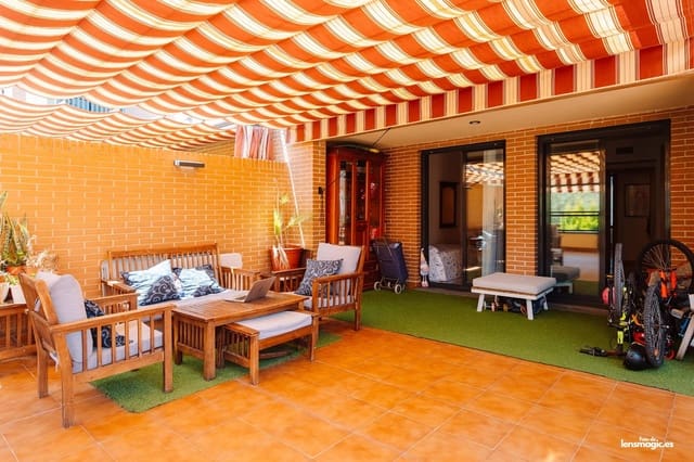 3 soveværelse Lejlighed til salg i Benalúa, Alicante by med swimmingpool - € 349.000 (Ref: 8874799)