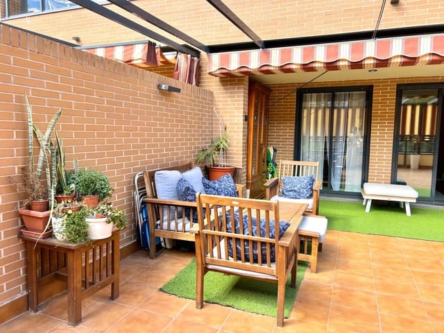 3 soveværelse Lejlighed til salg i Benalúa, Alicante by med swimmingpool - € 349.000 (Ref: 8874799)