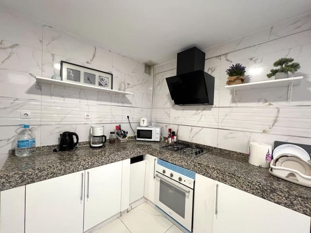 3 soveværelse Lejlighed til salg i Alicante by - € 150.000 (Ref: 8894843)