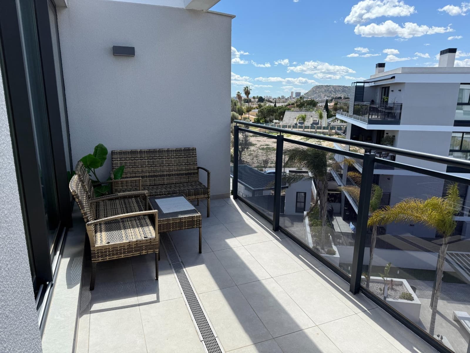 2 makuuhuone Asunto vuokrattavana paikassa San Juan de Alicante / Sant Joan d'Alacant mukana uima-altaan 
autotalli - 1 800 € (Ref: 8938653)