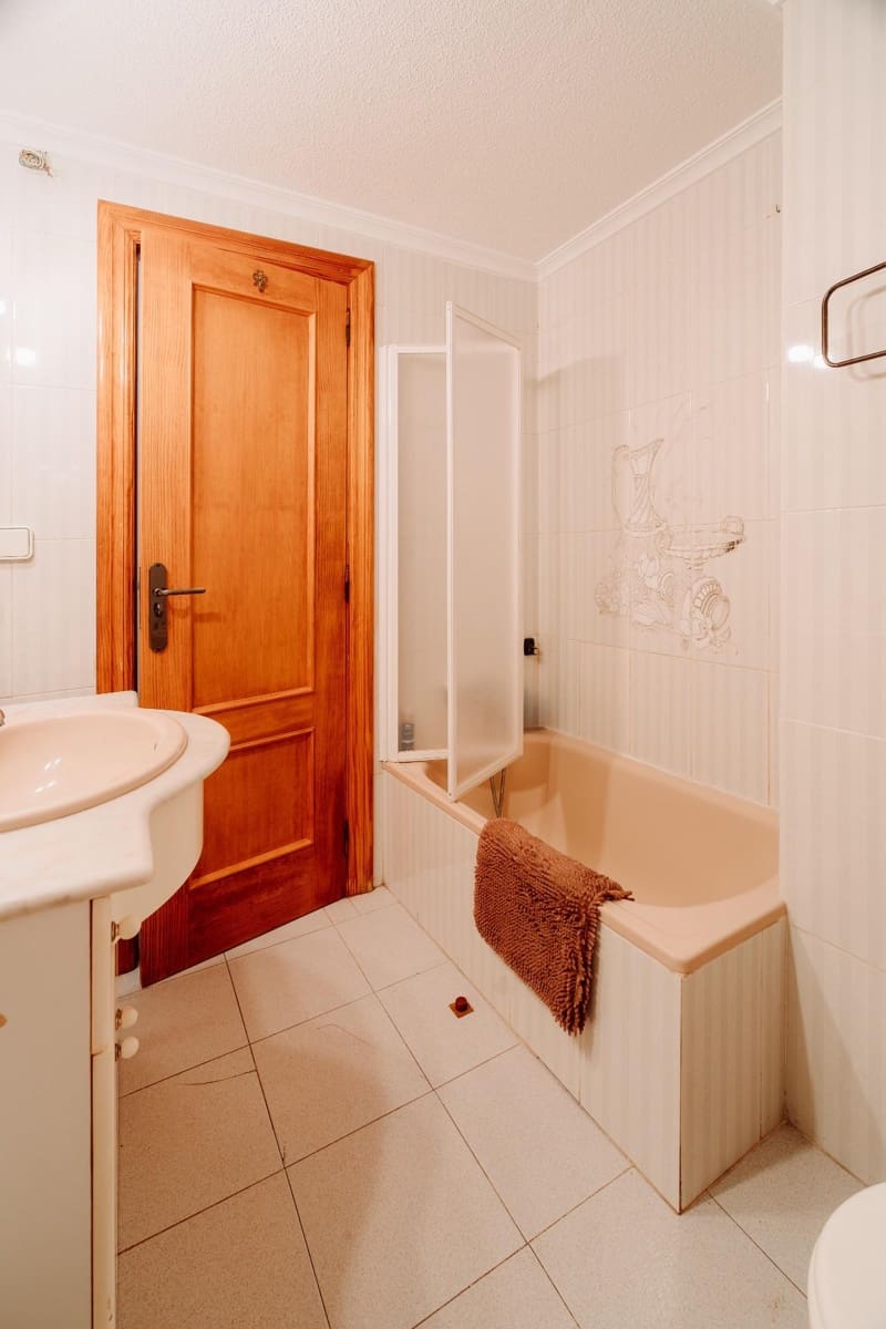 2 Zimmer Wohnung zu verkaufen in Alicante / Alacant Stadt - 170.000 € (Ref: 9181061)