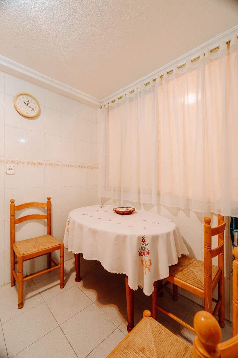 2 Zimmer Wohnung zu verkaufen in Alicante / Alacant Stadt - 170.000 € (Ref: 9181061)