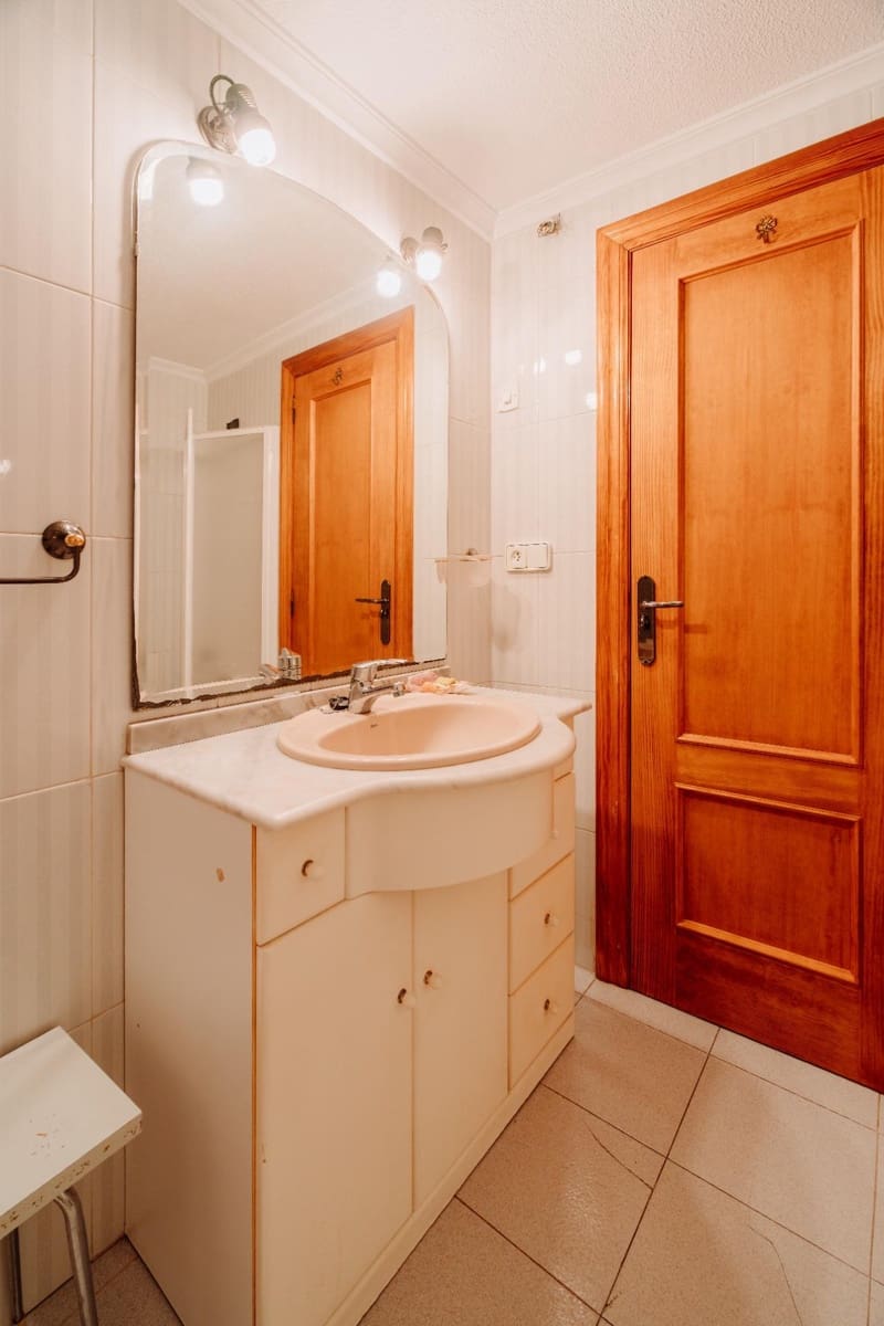 2 slaapkamer Flat te koop in Alicante stad - € 170.000 (Ref: 9181061)