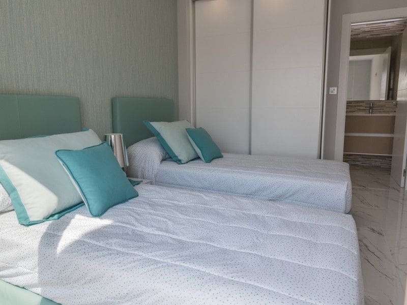 3 slaapkamer Villa te koop in Orihuela Costa met zwembad - € 390.000 (Ref: 9226532)