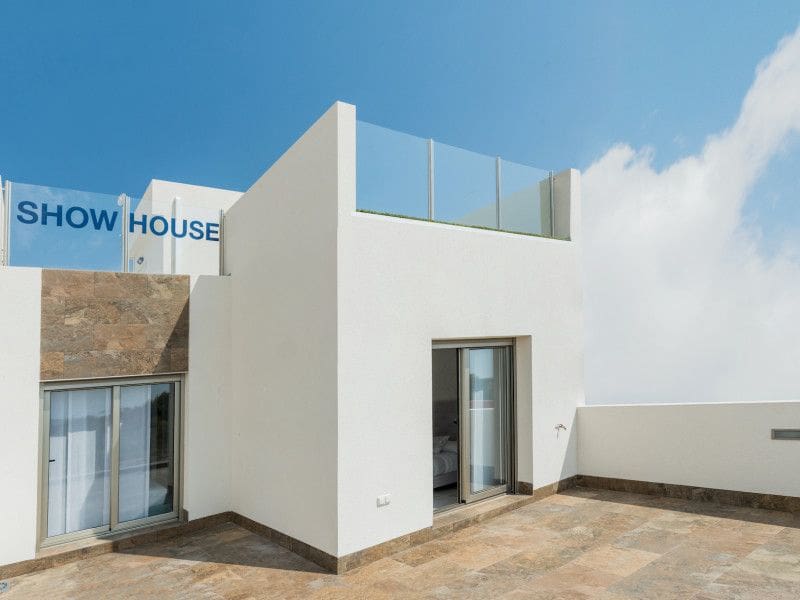 3 slaapkamer Villa te koop in Orihuela Costa met zwembad - € 390.000 (Ref: 9226532)