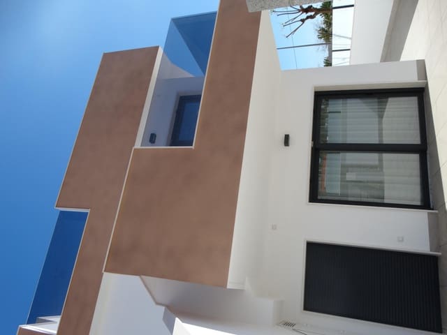 Bungalow de 3 habitaciones en Pilar de la Horadada en venta con piscina - 370.000 € (Ref: 9226535)