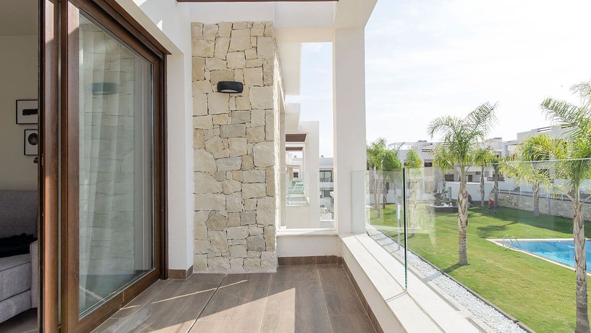 Bungalow de 2 habitaciones en Los Balcones en venta con piscina - 275.000 € (Ref: 9226550)