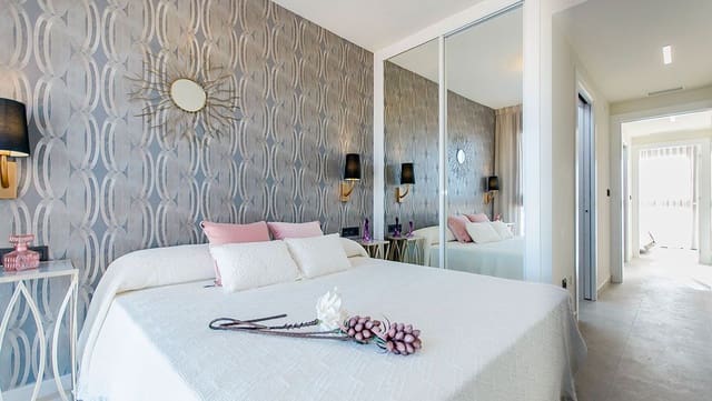 2 sypialnia Bungalow na sprzedaż w Los Balcones z basenem - 275 000 € (Ref: 9226550)