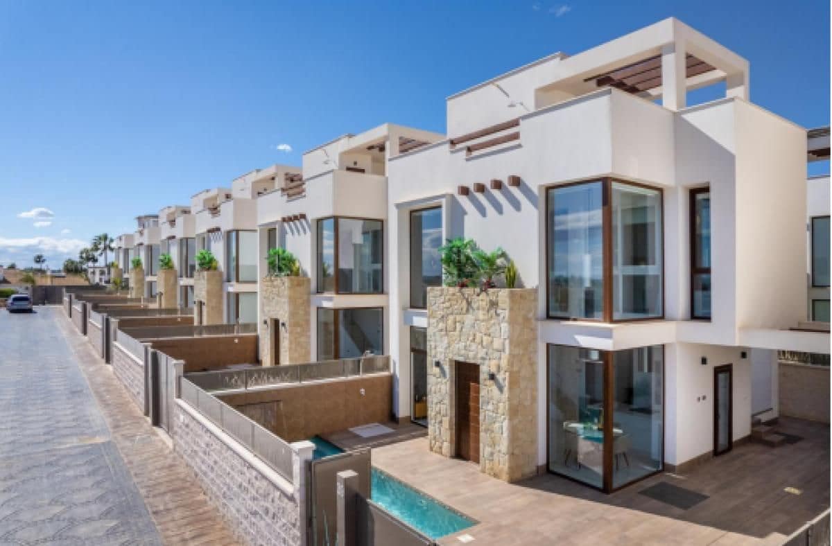 3 bedroom Villa for sale in Rojales with pool - € 579,000 (Ref: 9226559)