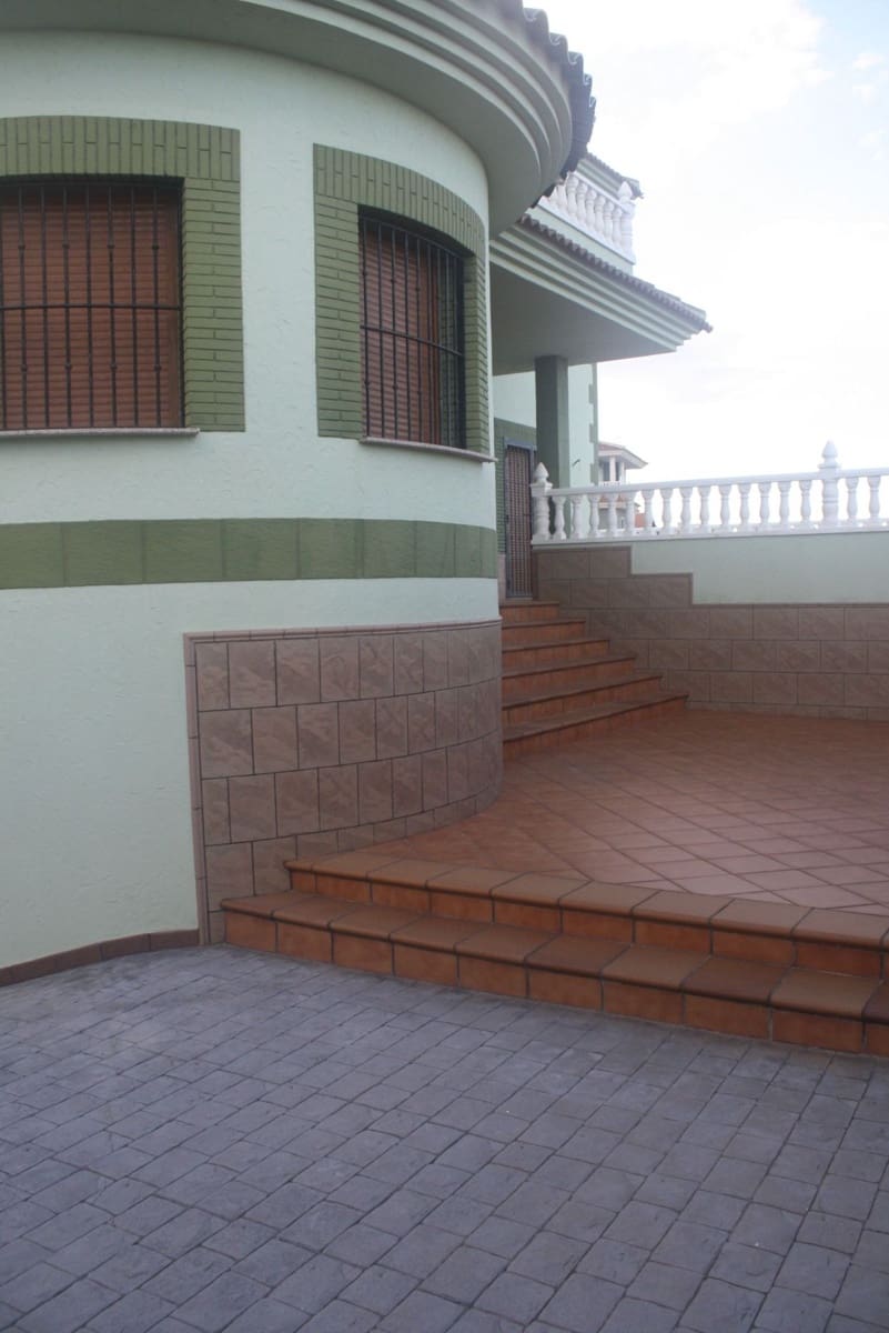 3 camera da letto Villa in vendita in La Siesta con piscina garage - 550.000 € (Rif: 9226574)