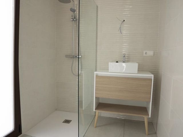 Chalet de 3 habitaciones en Polop en venta con piscina - 620.000 € (Ref: 9226593)