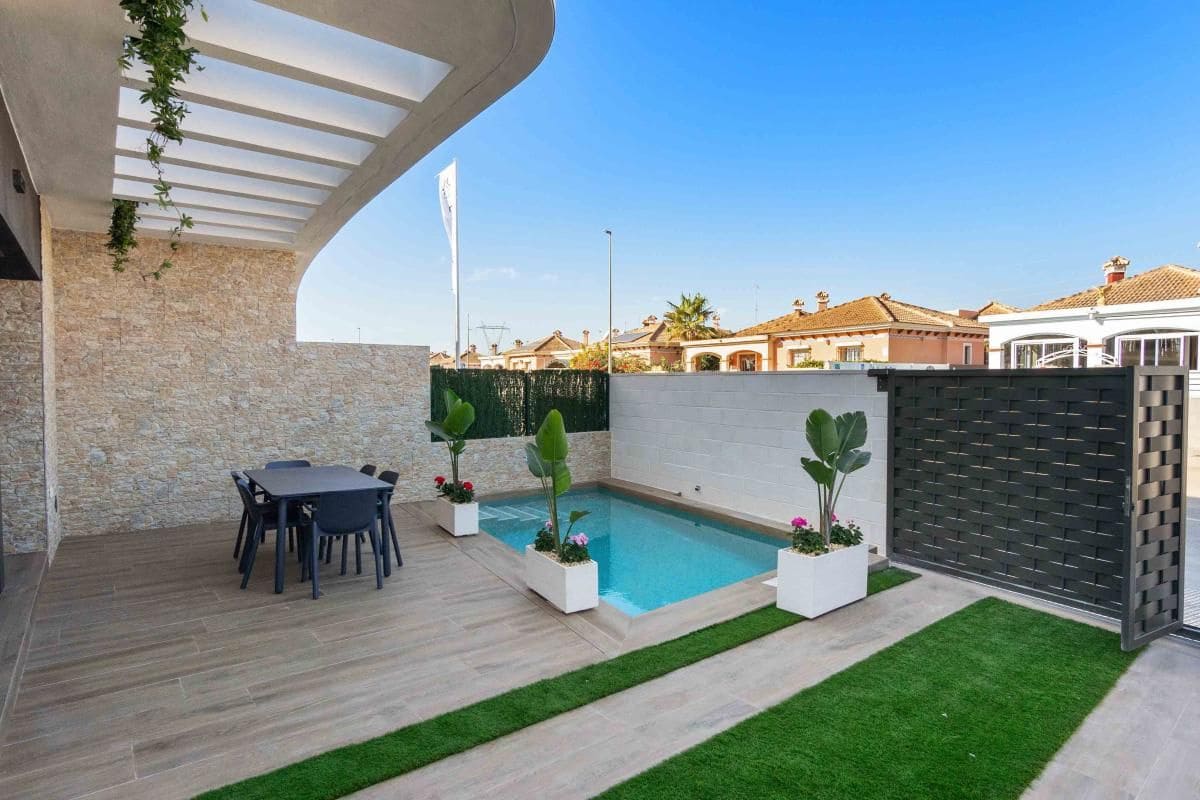 3 soveværelse Villa til salg i Los Montesinos med swimmingpool - € 535.000 (Ref: 9226599)