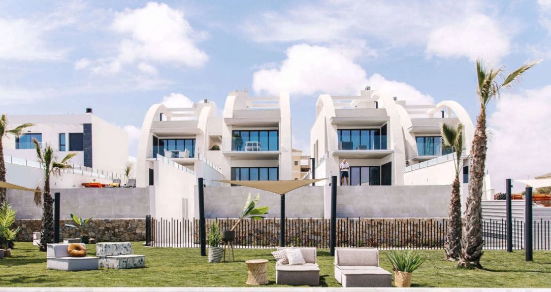 4 chambre Bungalow à vendre à Ciudad Quesada avec piscine - 599 000 € (Ref: 9226633)