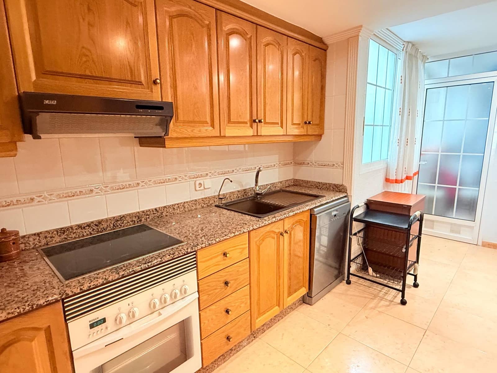 4 sovrum Lägenhet till salu i Alicante stad med garage - 437 000 € (Ref: 9257318)