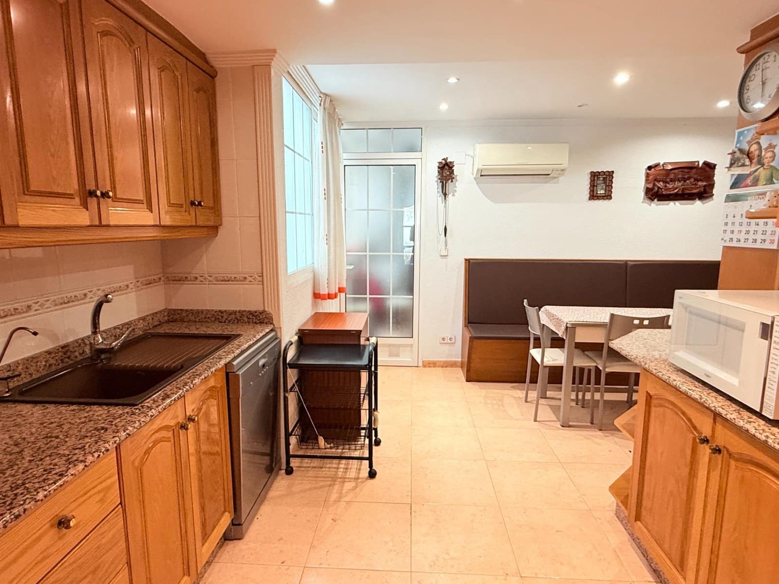 4 sovrum Lägenhet till salu i Alicante stad med garage - 437 000 € (Ref: 9257318)