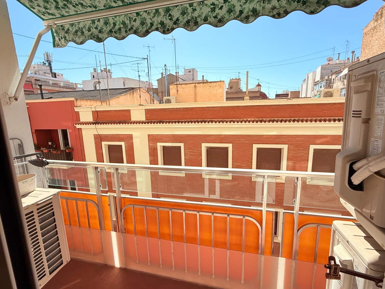 4 sovrum Lägenhet till salu i Alicante stad med garage - 437 000 € (Ref: 9257318)