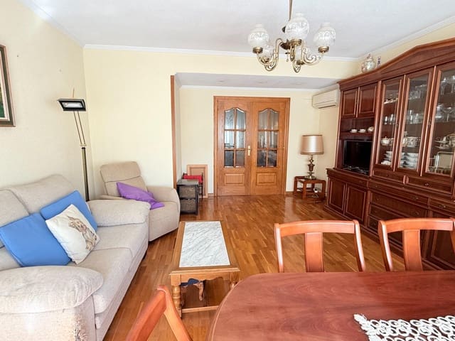 4 sovrum Lägenhet till salu i Alicante stad med garage - 437 000 € (Ref: 9257318)