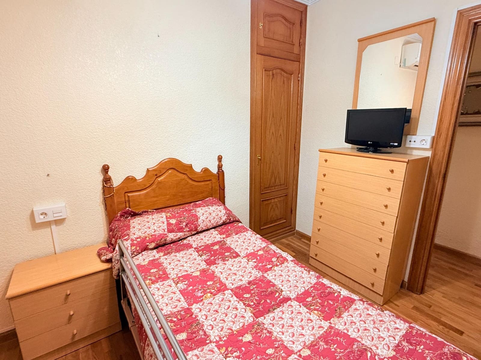 4 sovrum Lägenhet till salu i Alicante stad med garage - 437 000 € (Ref: 9257318)