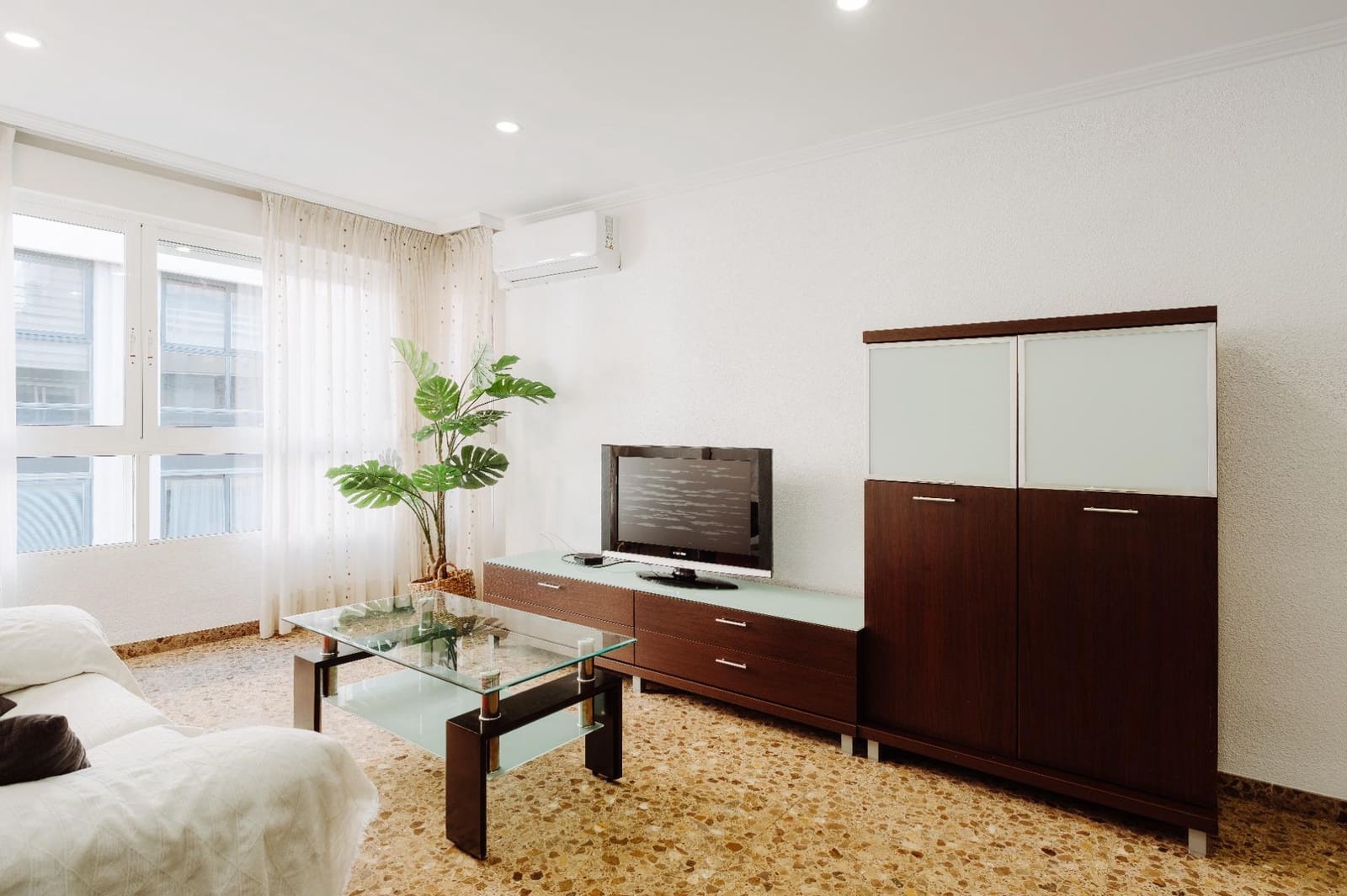 3 bedroom Flat for sale in Alicante / Alacant city - € 398,000 (Ref: 9272629)