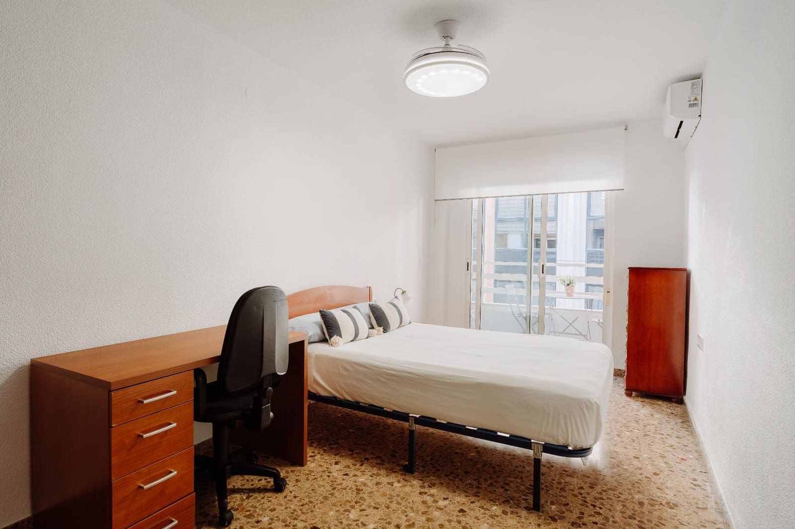 3 bedroom Flat for sale in Alicante / Alacant city - € 398,000 (Ref: 9272629)