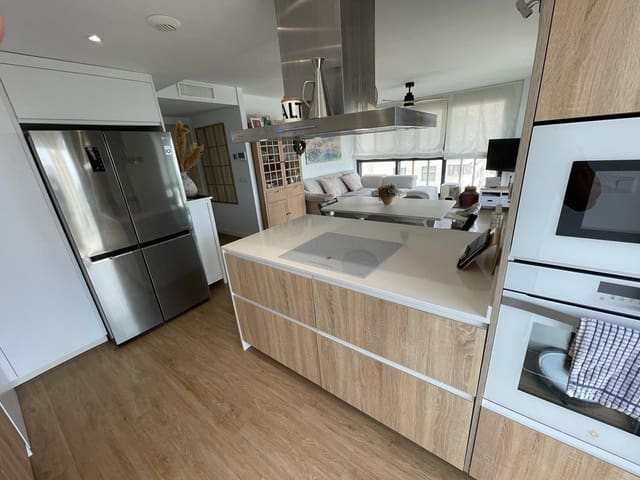 4 soverom Leilighet til salgs i Playa de San Juan, Alicante by med svømmebasseng - € 780 000 (Ref: 9276359)