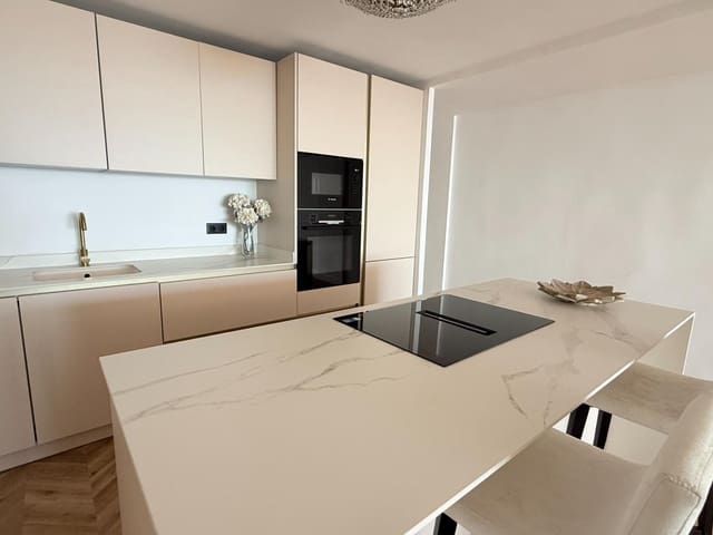 4 makuuhuone Asunto myytävänä paikassa Alicante kaupunki - 745 000 € (Ref: 9285241)