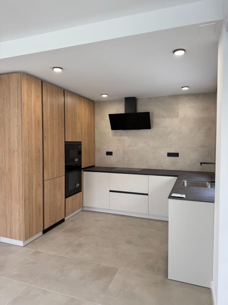 3 soverom Kjedet enebolig til salgs i El Campello med garasje - € 550 000 (Ref: 9344797)