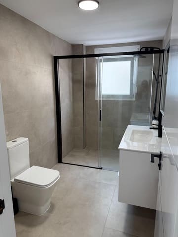 3 soveværelse Semi-Rækkehus til salg i El Campello med garage - € 550.000 (Ref: 9344797)