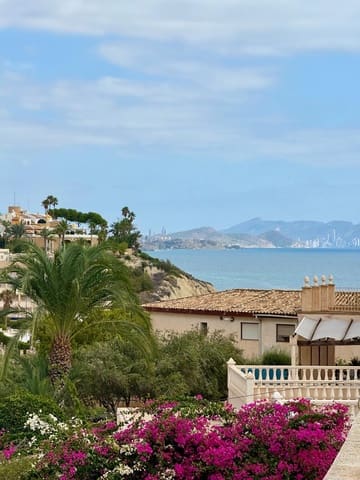 3 soveværelse Semi-Rækkehus til salg i El Campello med garage - € 550.000 (Ref: 9344797)