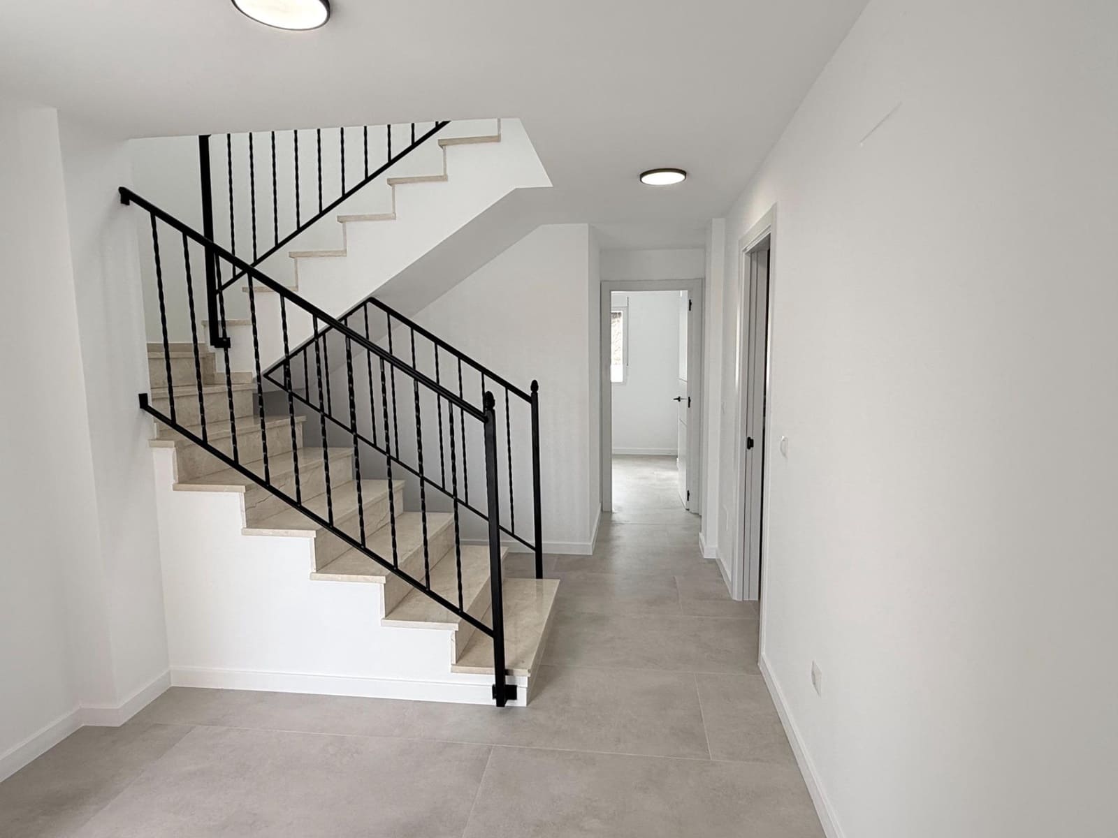 3 soverom Kjedet enebolig til salgs i El Campello med garasje - € 550 000 (Ref: 9344797)