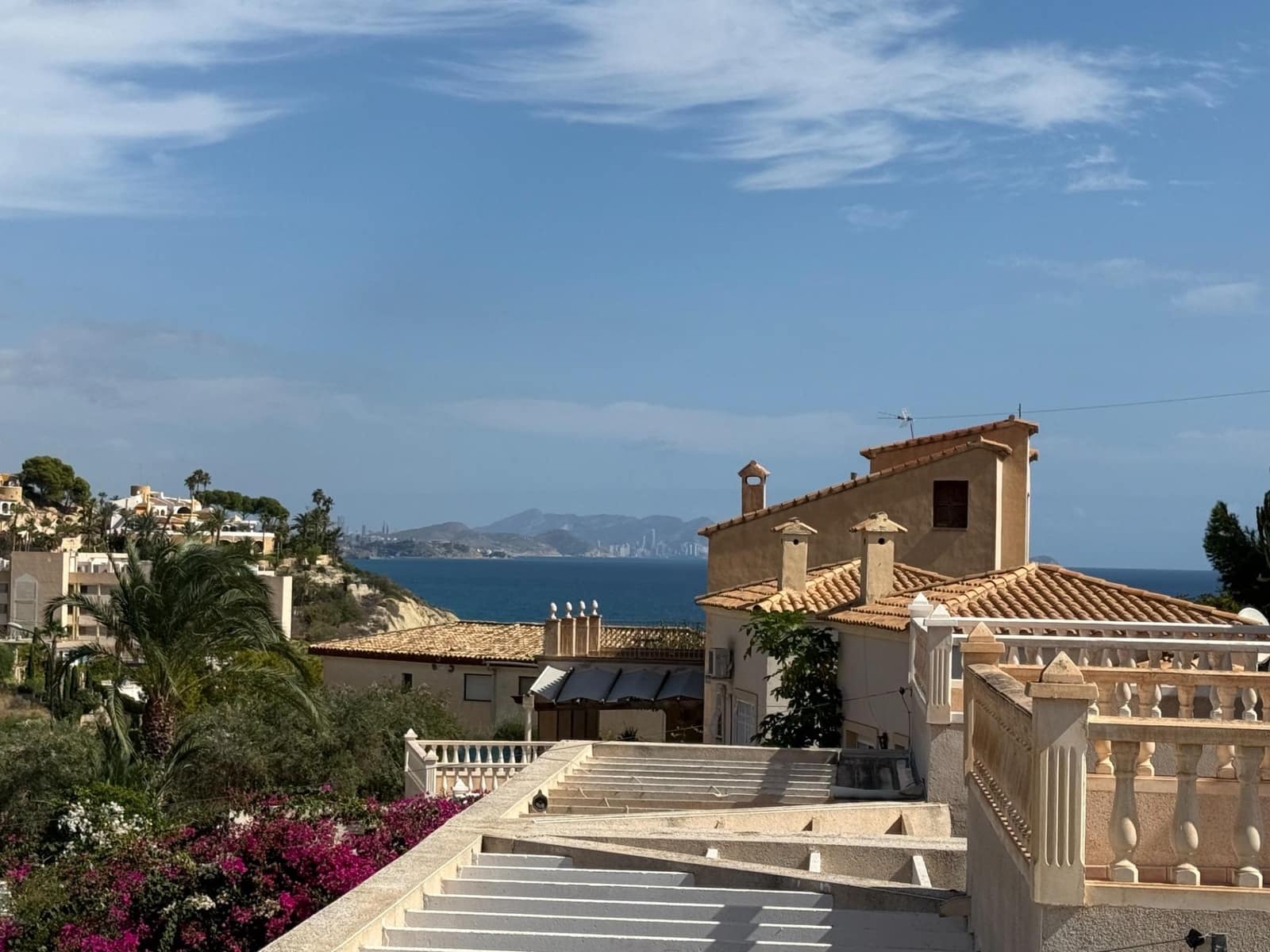 3 bedroom Semi-detached Villa for sale in El Campello with garage - € 550,000 (Ref: 9344797)