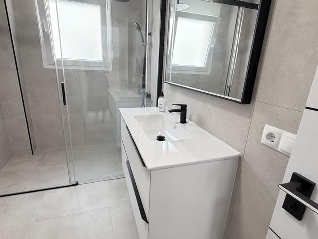 3 Zimmer Doppelhaus zu verkaufen in El Campello mit Garage - 550.000 € (Ref: 9344797)