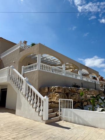 3 Zimmer Doppelhaus zu verkaufen in El Campello mit Garage - 550.000 € (Ref: 9344797)