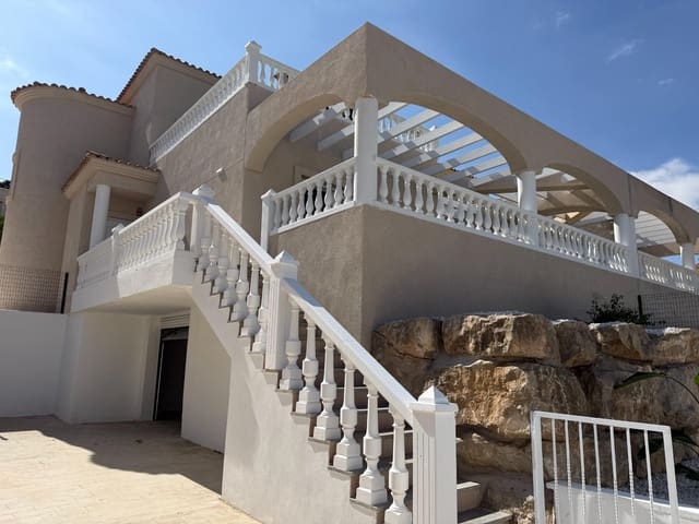 3 Zimmer Doppelhaus zu verkaufen in El Campello mit Garage - 550.000 € (Ref: 9344797)