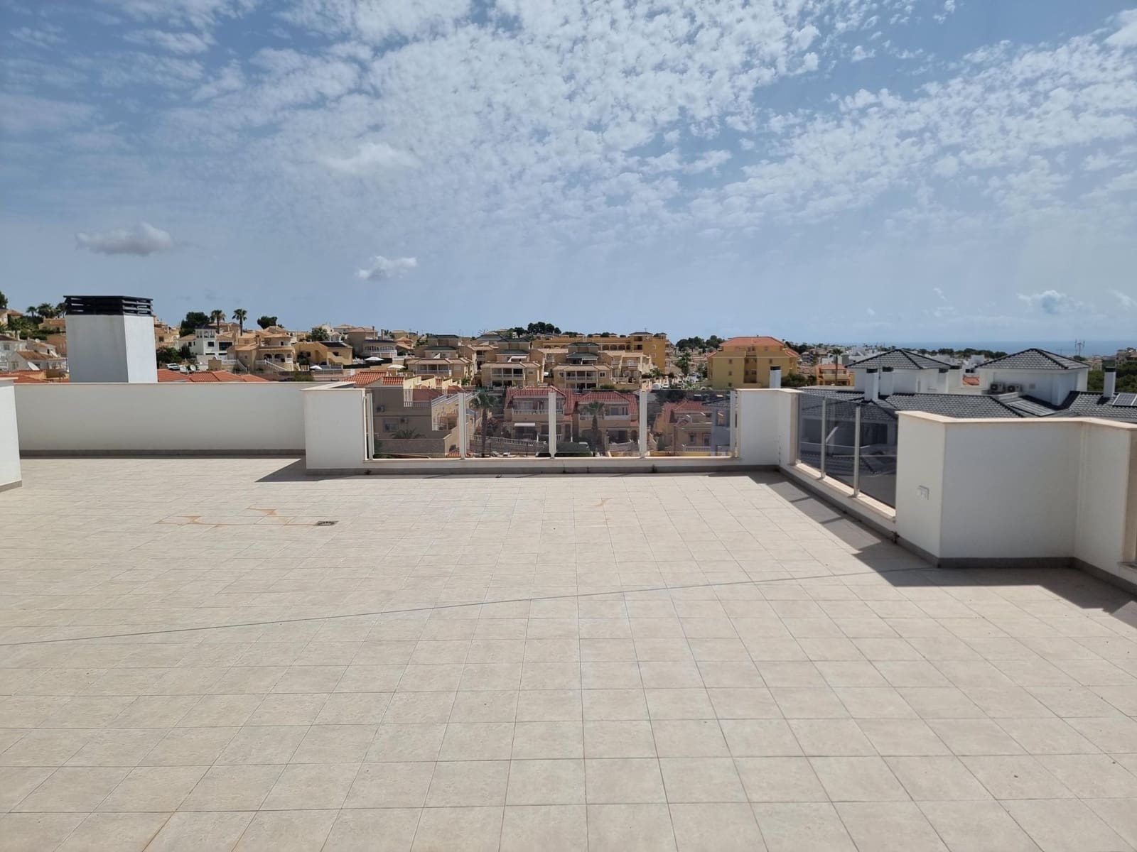 2 Zimmer Apartment zu verkaufen in Orihuela Costa mit Pool - 283.000 € (Ref: 9414139)