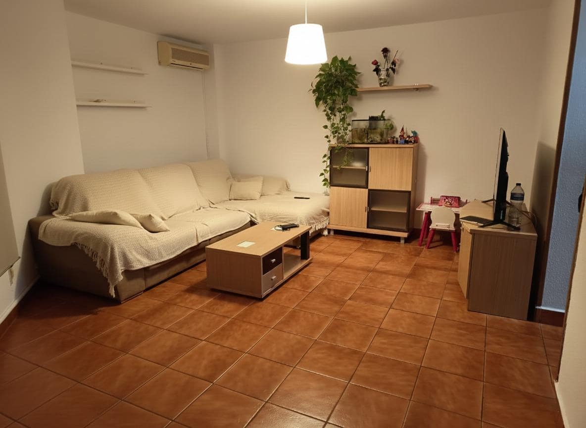 2 soveværelse Lejlighed til leje i Alicante by - € 850 (Ref: 9472987)