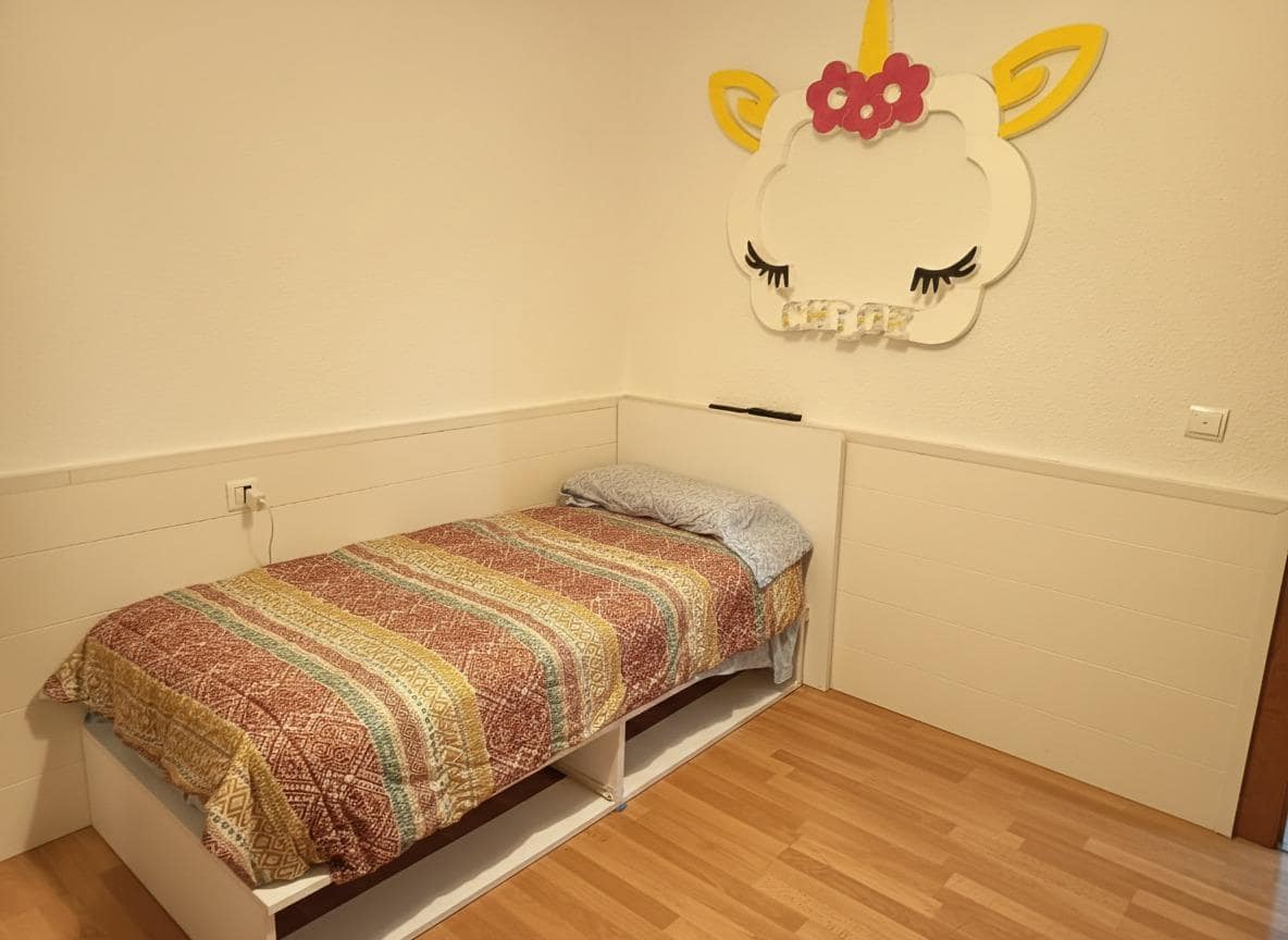 2 soveværelse Lejlighed til leje i Alicante by - € 850 (Ref: 9472987)