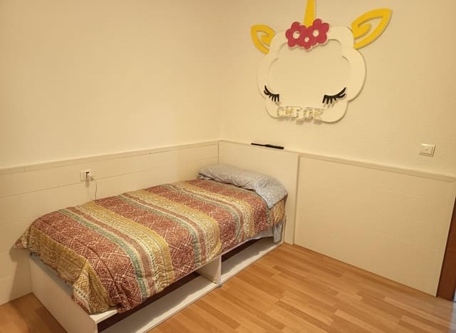 2 soveværelse Lejlighed til leje i Santo Domingo, Alicante by - € 850 (Ref: 9472987)