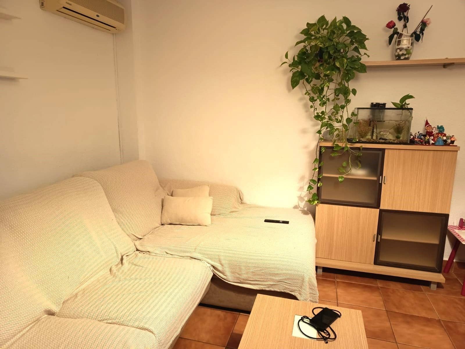 2 soveværelse Lejlighed til leje i Alicante by - € 850 (Ref: 9472987)