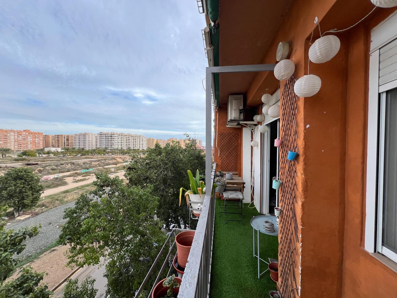 2 bedroom Flat for sale in Alicante / Alacant city - € 136,000 (Ref: 9474221)