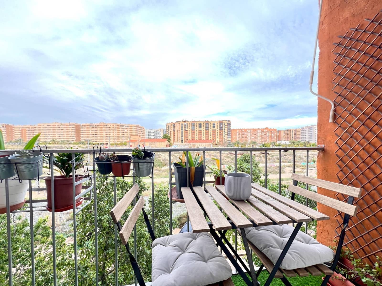 2 bedroom Flat for sale in Alicante / Alacant city - € 136,000 (Ref: 9474221)