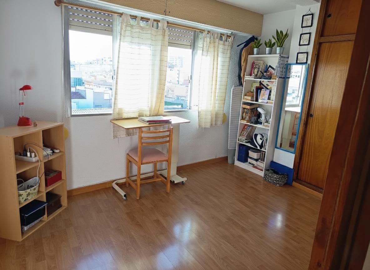 3 sovrum Lägenhet till salu i El Campello - 150 000 € (Ref: 9582978)